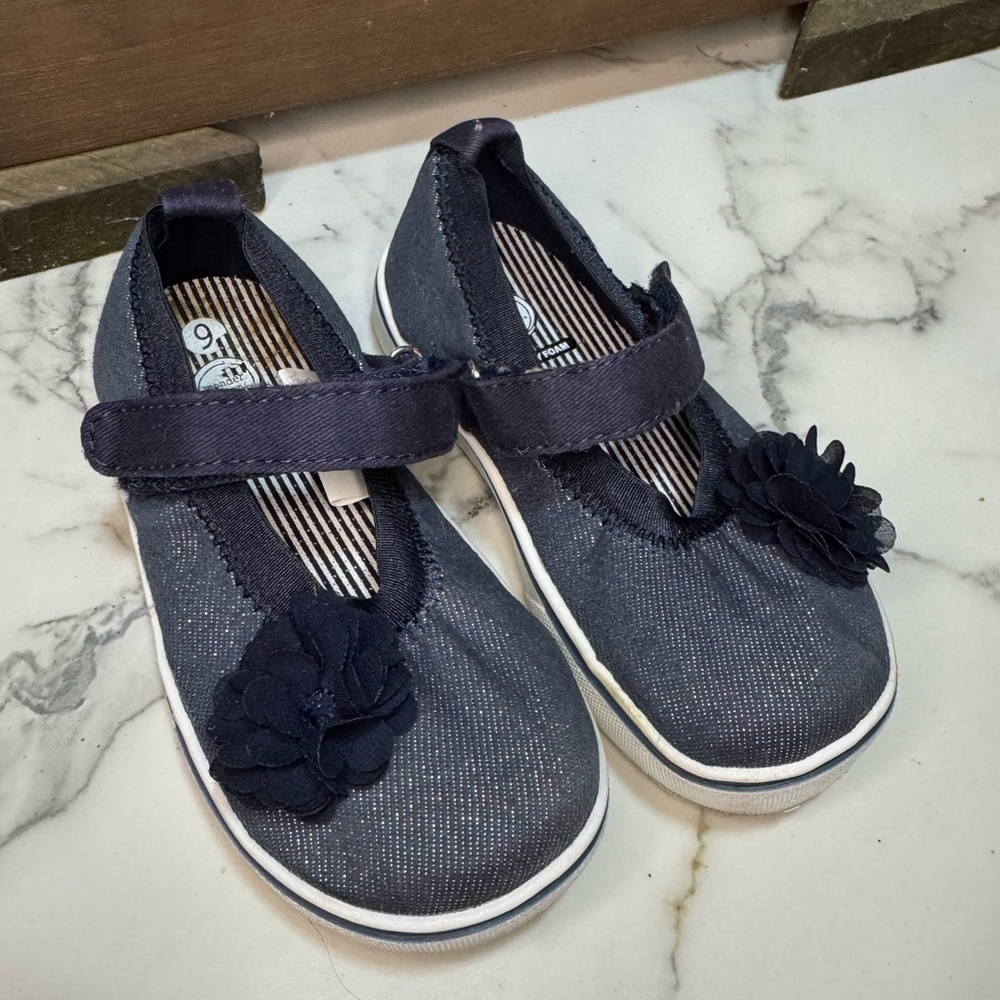 4/$15 Navy Flats with Floral Detail, Memory Foam Sole & Velcro Straps - Size 9c